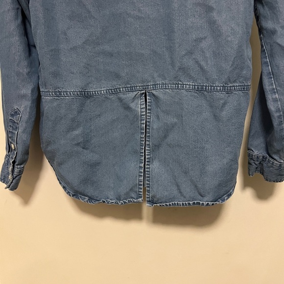 LUCKY BRAND 100 % Tencel long sleeve chambray shirt, split in back - size SP - Picture 5 of 5